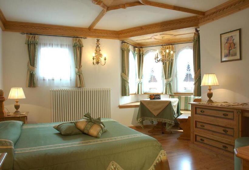 جناح جونيور, Letizia