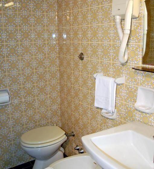 اتاق استاندارد با چشمانداز دریا, Lido Mediterranee