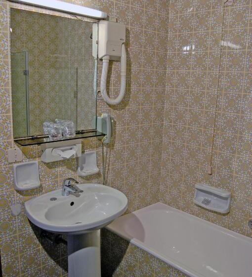 اتاق راحتی با چشمانداز دریا, Lido Mediterranee