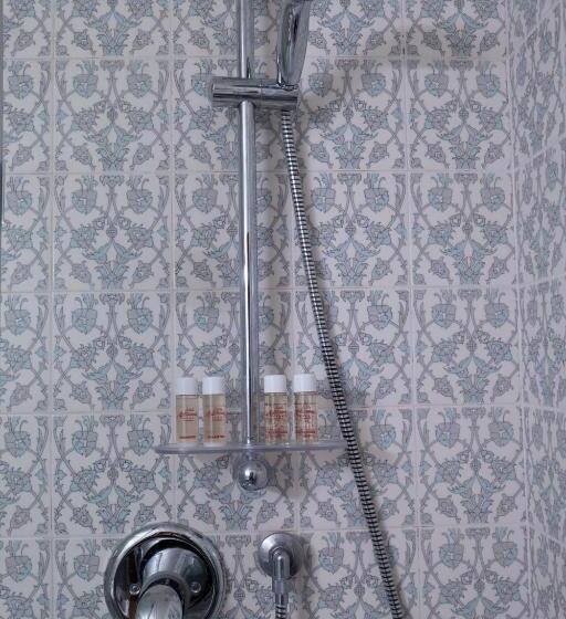 اتاق سوپریور با چشمانداز دریا, Lido Mediterranee