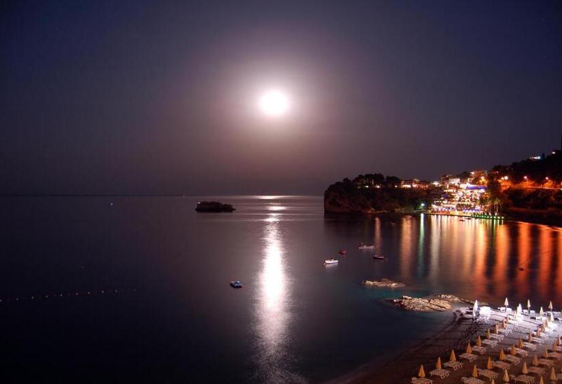 اتاق سوپریور با چشمانداز دریا, Lido Mediterranee