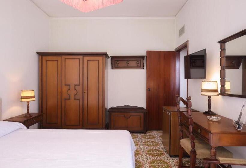 Economy Triple Room, Lido Mediterranee