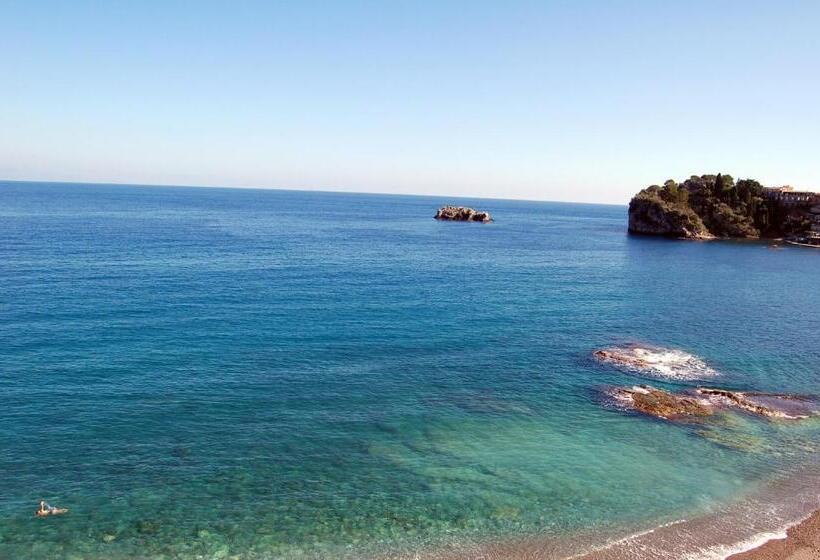 اتاق سه نفره سوپریور با چشمانداز دریا, Lido Mediterranee