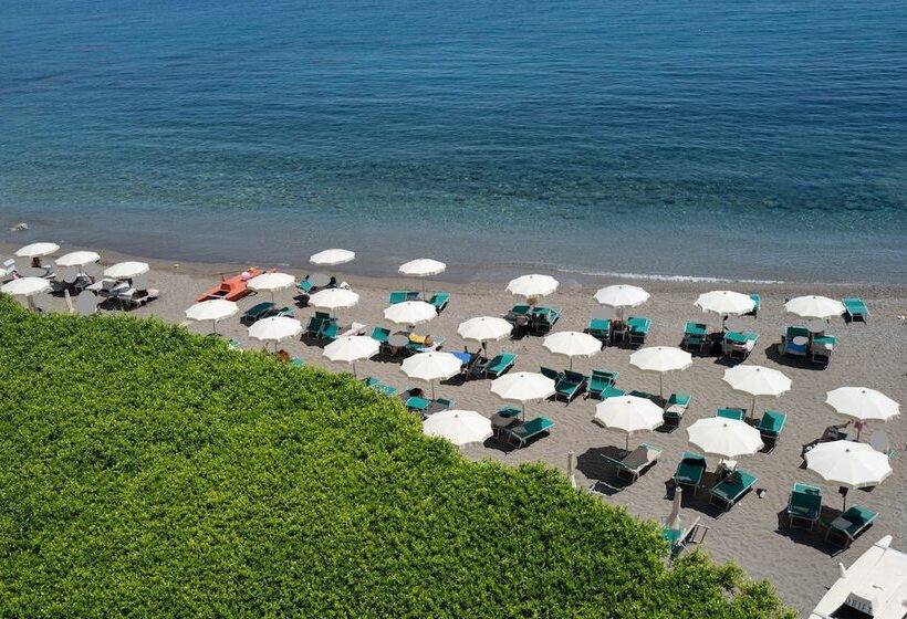 اتاق راحتی با چشمانداز دریا, Lido Mediterranee