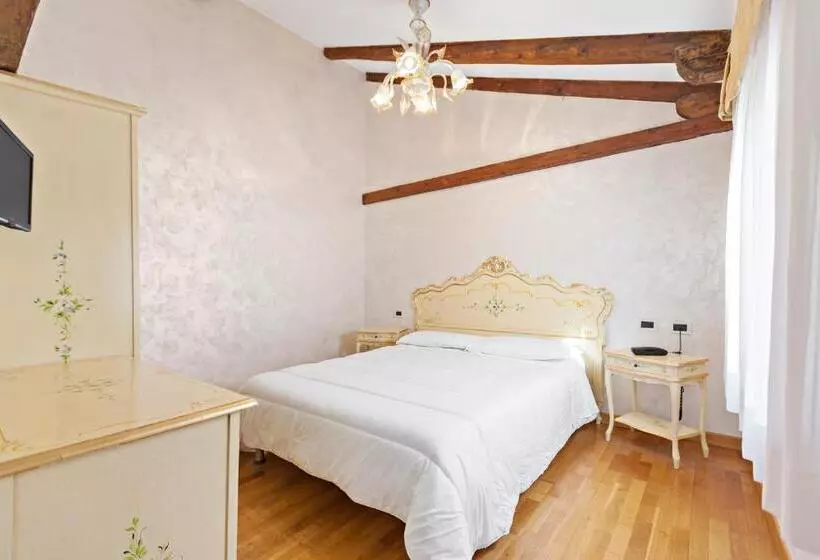 Standard Room, Malibran