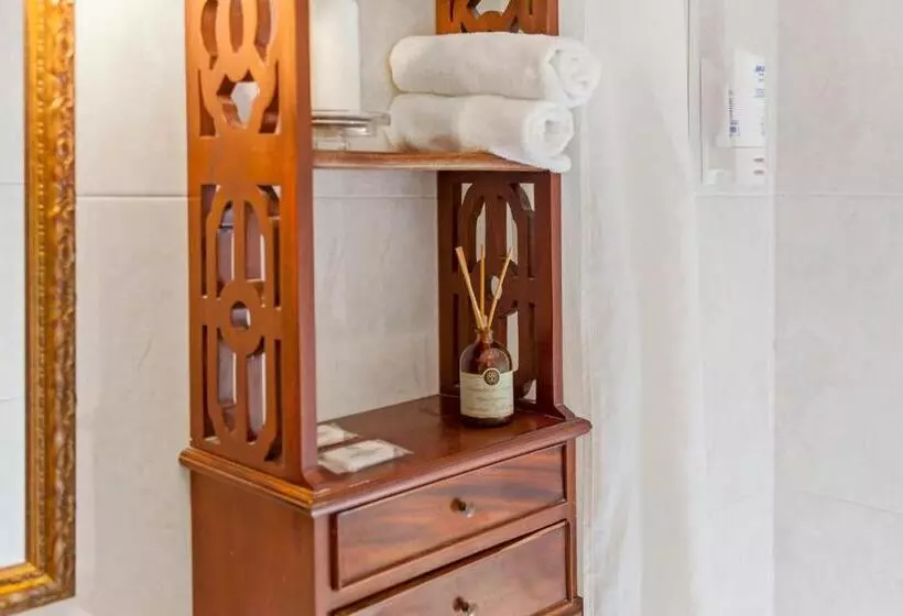 Standard Triple Room, Malibran