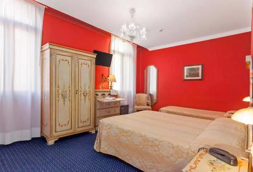 Standard Triple Room, Malibran