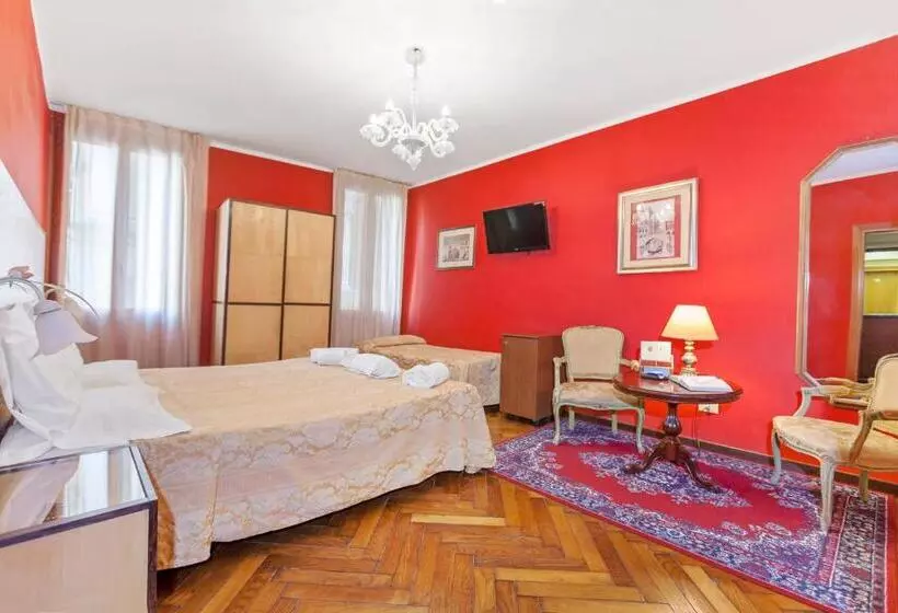 Standard Quadruple Room, Malibran