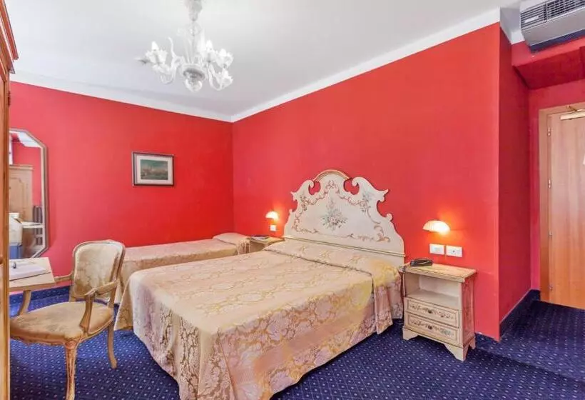 Standard Quadruple Room, Malibran