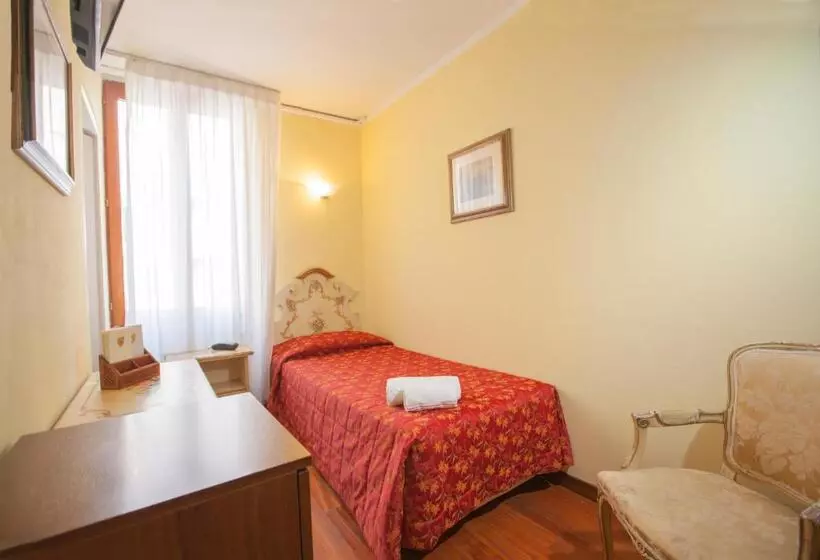 Standard Single Room, Malibran