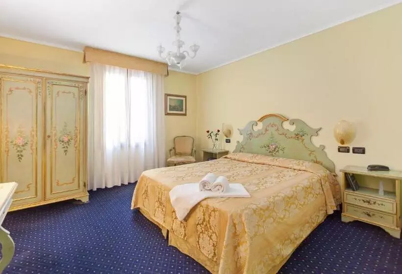 Superior Room, Malibran