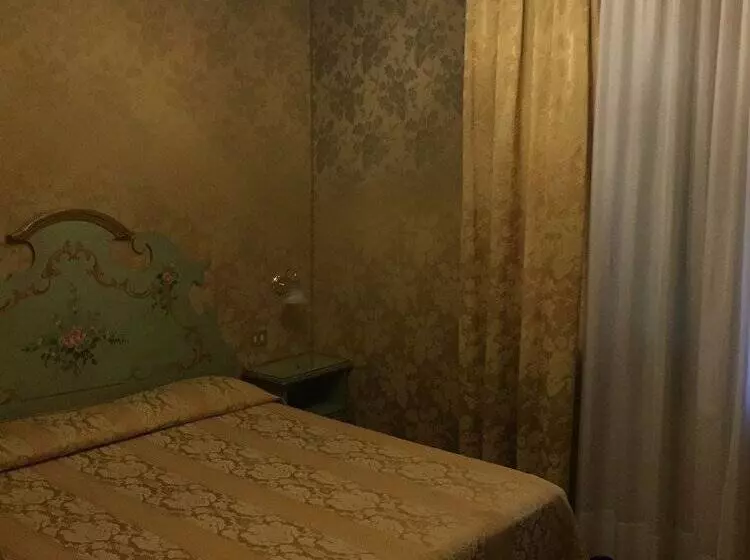 Superior Single Room, Malibran