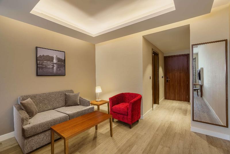 غرفة قياسية, Miramonti