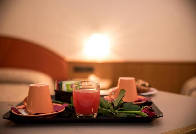 חדר סטנדרט, New Petit