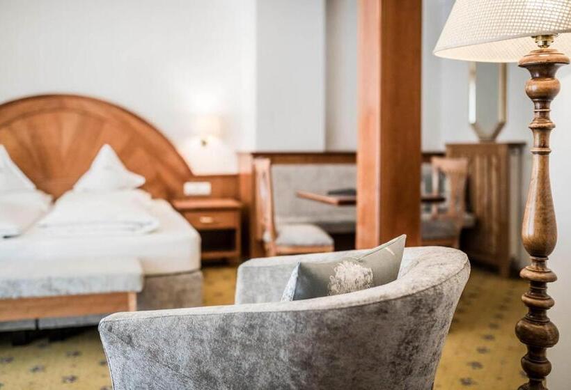 주니어 스위트, Oswald