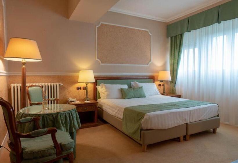 اتاق لوکس, Palace Grand Hotel Varese