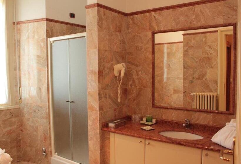 اتاق لوکس, Palace Grand Hotel Varese