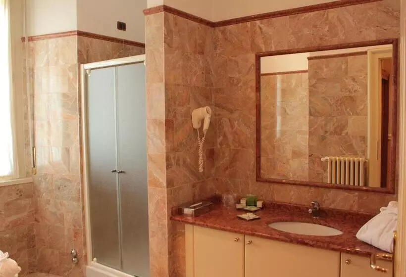 اتاق لوکس, Palace Grand Hotel Varese