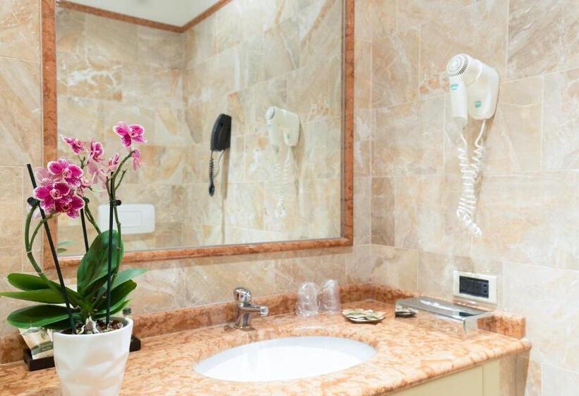 اتاق لوکس, Palace Grand Hotel Varese