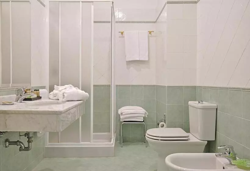 اتاق استاندارد چهار تخته, Palace Grand Hotel Varese