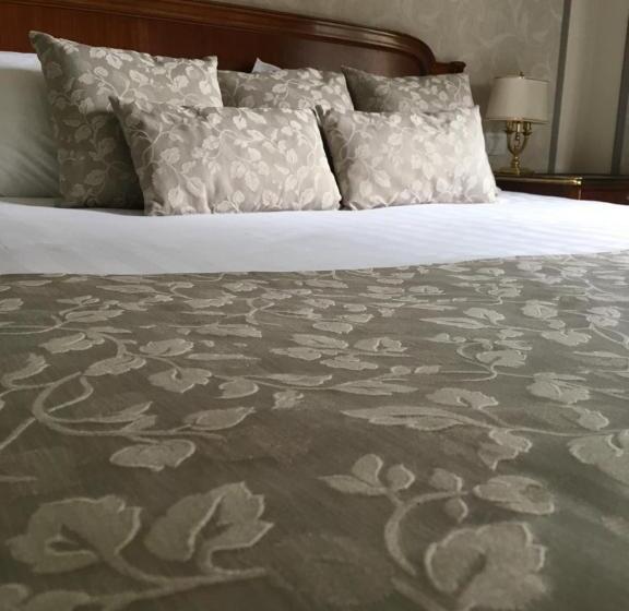 سوییت, Palace Grand Hotel Varese