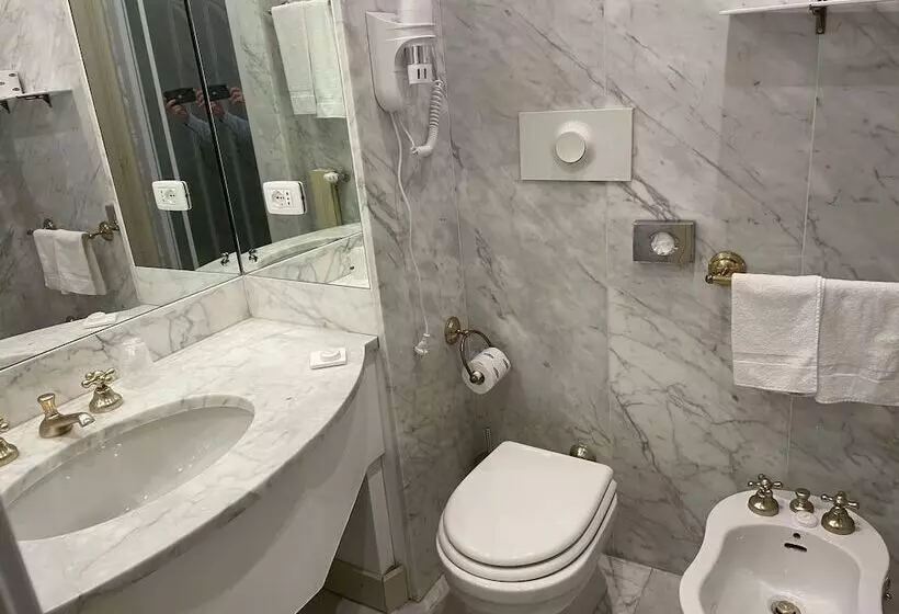 اتاق استاندارد یک نفره, Palace Grand Hotel Varese