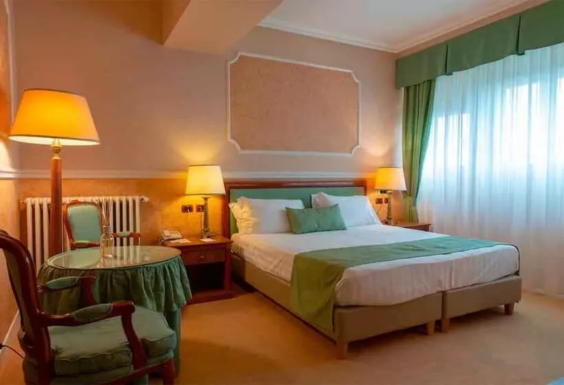اتاق لوکس, Palace Grand Hotel Varese
