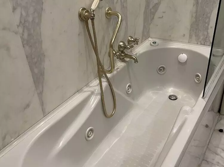 سوییت, Palace Grand Hotel Varese