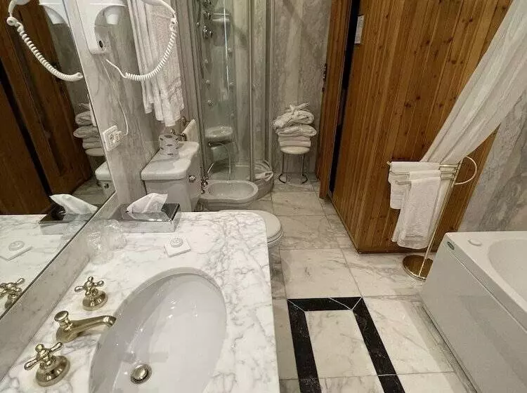 سوییت, Palace Grand Hotel Varese