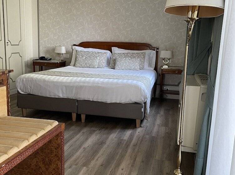 سوییت, Palace Grand Hotel Varese