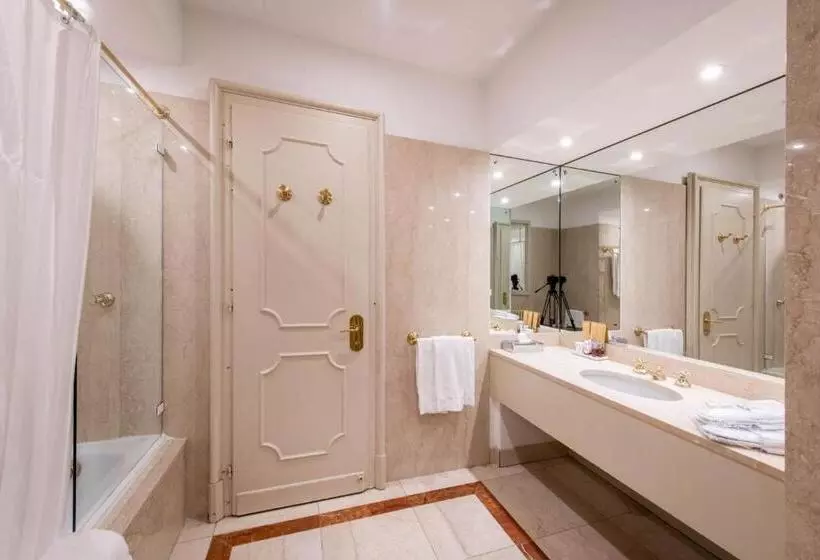 اتاق استاندارد سه نفره, Palace Grand Hotel Varese