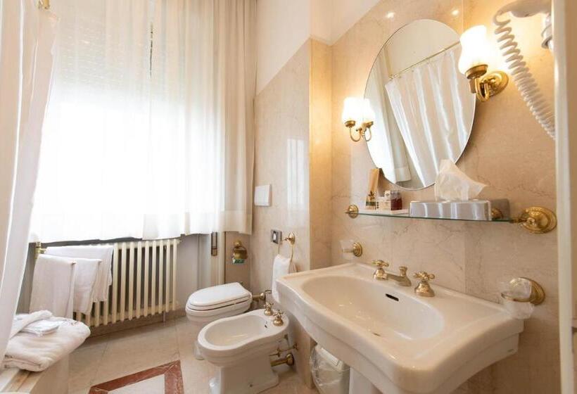 اتاق استاندارد سه نفره, Palace Grand Hotel Varese