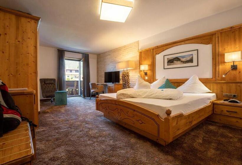 小型套房带阳台, Patriarch