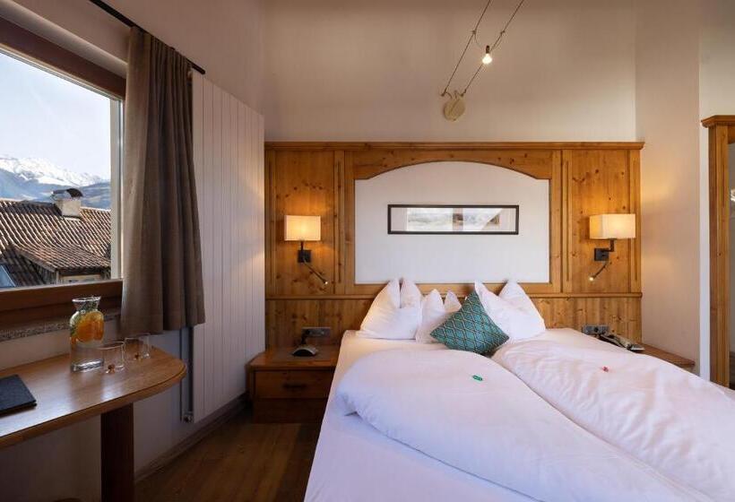 标准间带山景, Patriarch