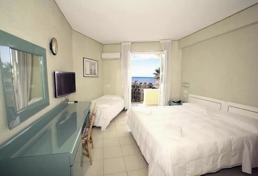 اتاق خانوادگی, Perla Del Golfo Resort