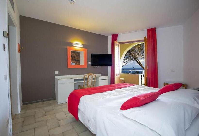 חדר משפתחתי סופריור, Perla Del Golfo Resort