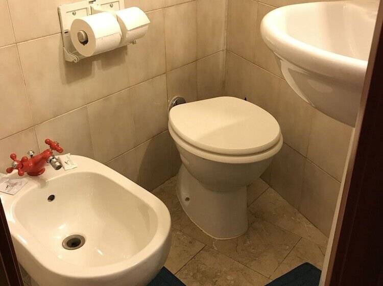 غرفة قياسية فردية, Rey