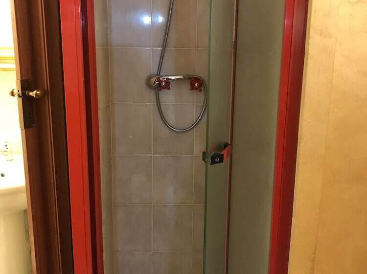 غرفة قياسية فردية, Rey