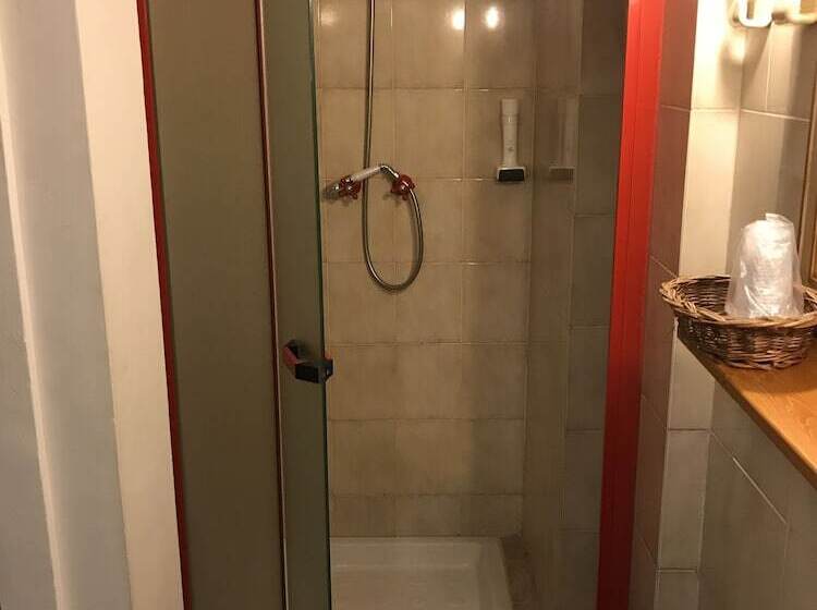 غرفة قياسية ثلاثية, Rey