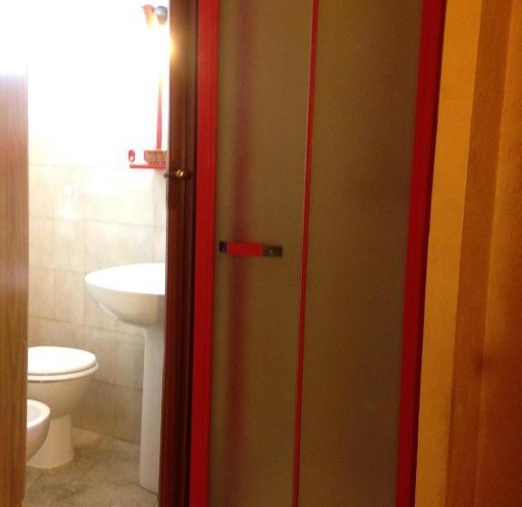 غرفة قياسية فردية, Rey