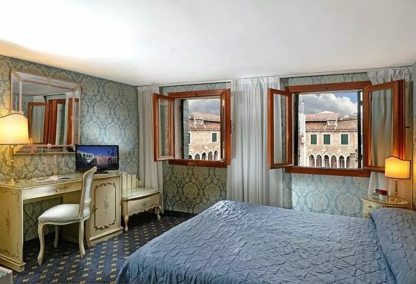 اتاق استاندارد با چشم‌انداز, Rialto
