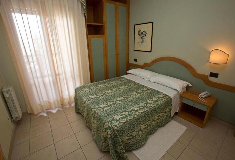 غرفة قياسية فردية مزودة بشُرفة, Sayonara