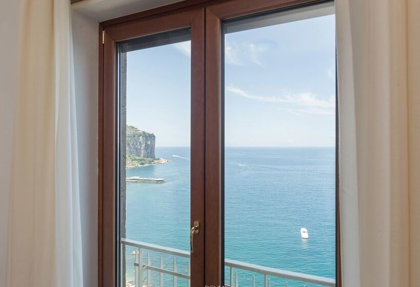 Triple Room Sea View, Sporting