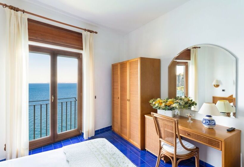 Triple Room Sea View, Sporting