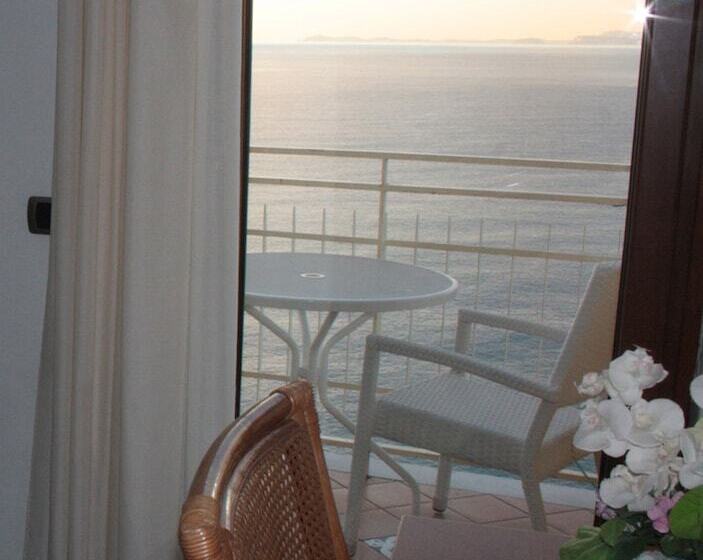 스탠다드 발코니 룸 바다 전망, Sporting