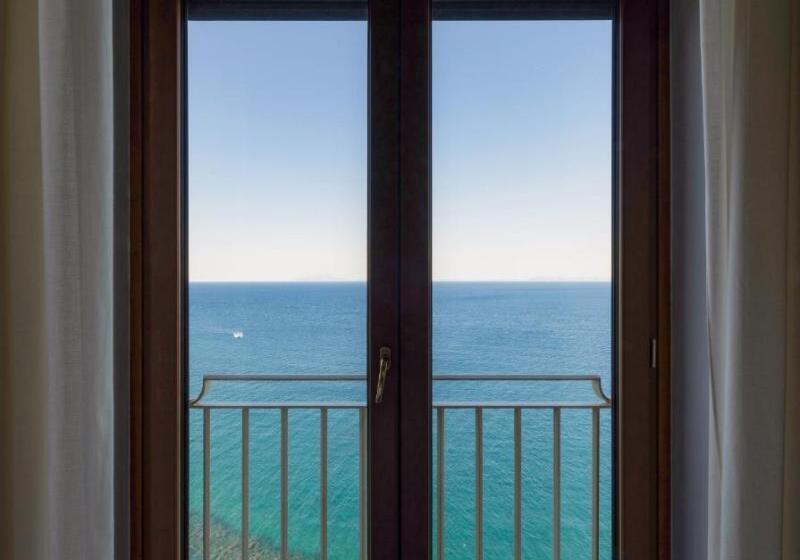Triple Room Sea View, Sporting