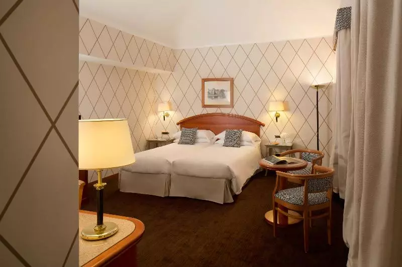 اتاق سوپریور, Starhotels Majestic
