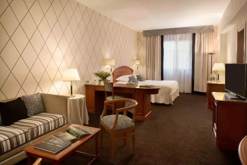 سوییت جونیور, Starhotels Majestic