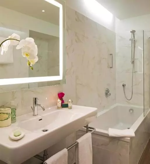 اتاق سوپریور, Starhotels Majestic