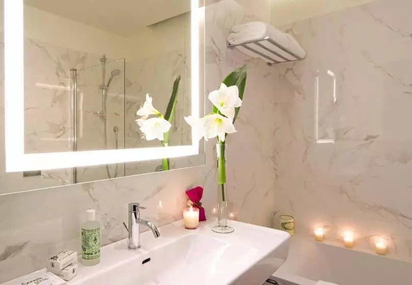 سوییت جونیور, Starhotels Majestic